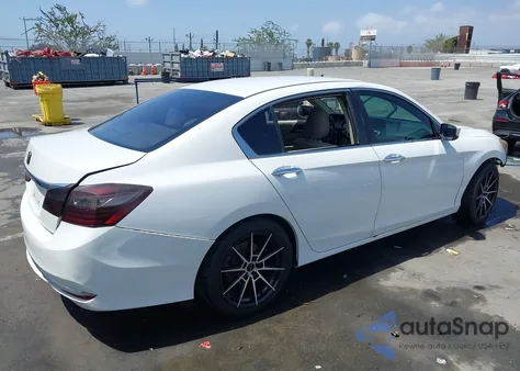 2016 Honda Accord Lx z USA, uszkodzony, nr VIN 1HGCR2F39GA098161